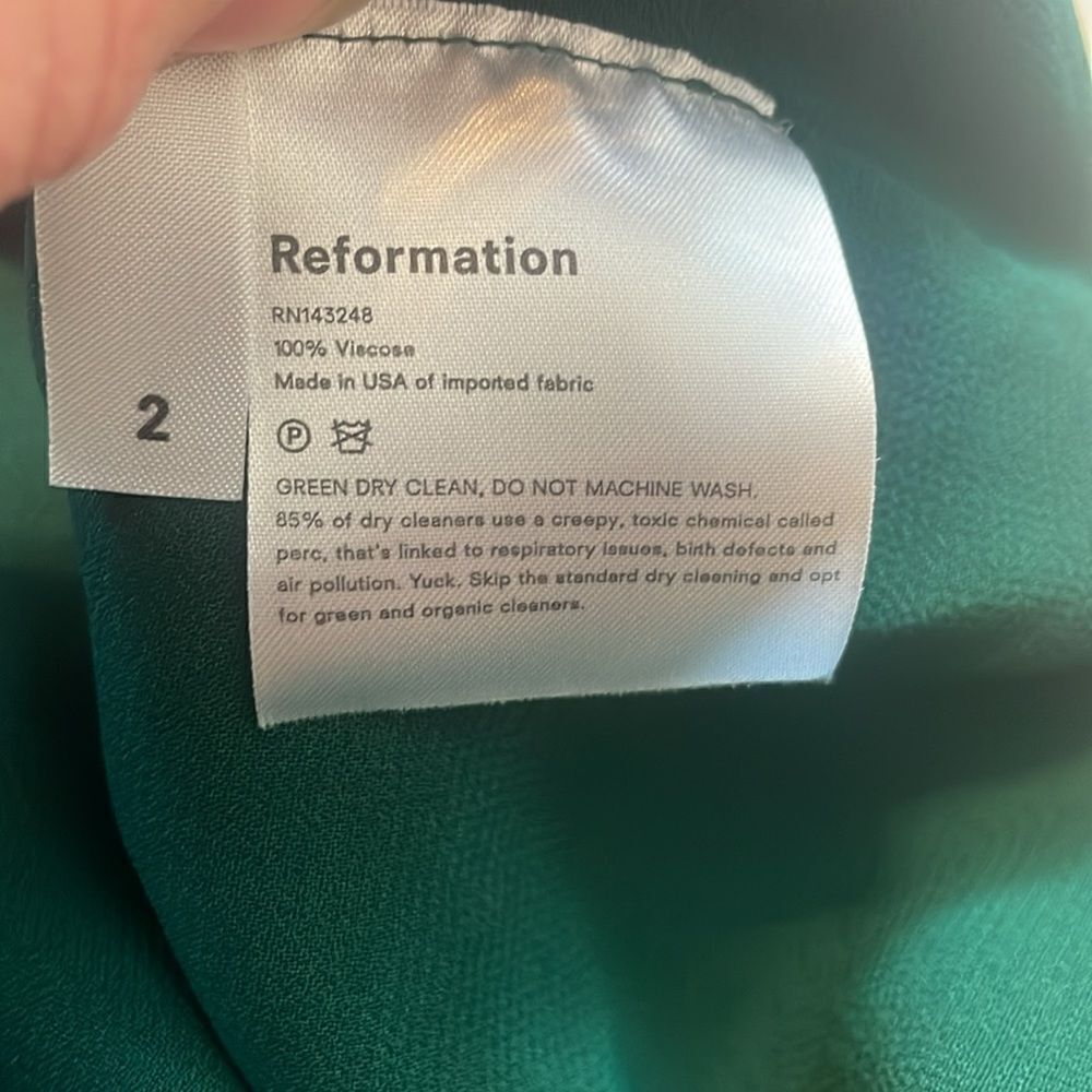Reformation Breeze Cold Shoulder Midi Dress in Emerald 2 - Picture 6 of 6